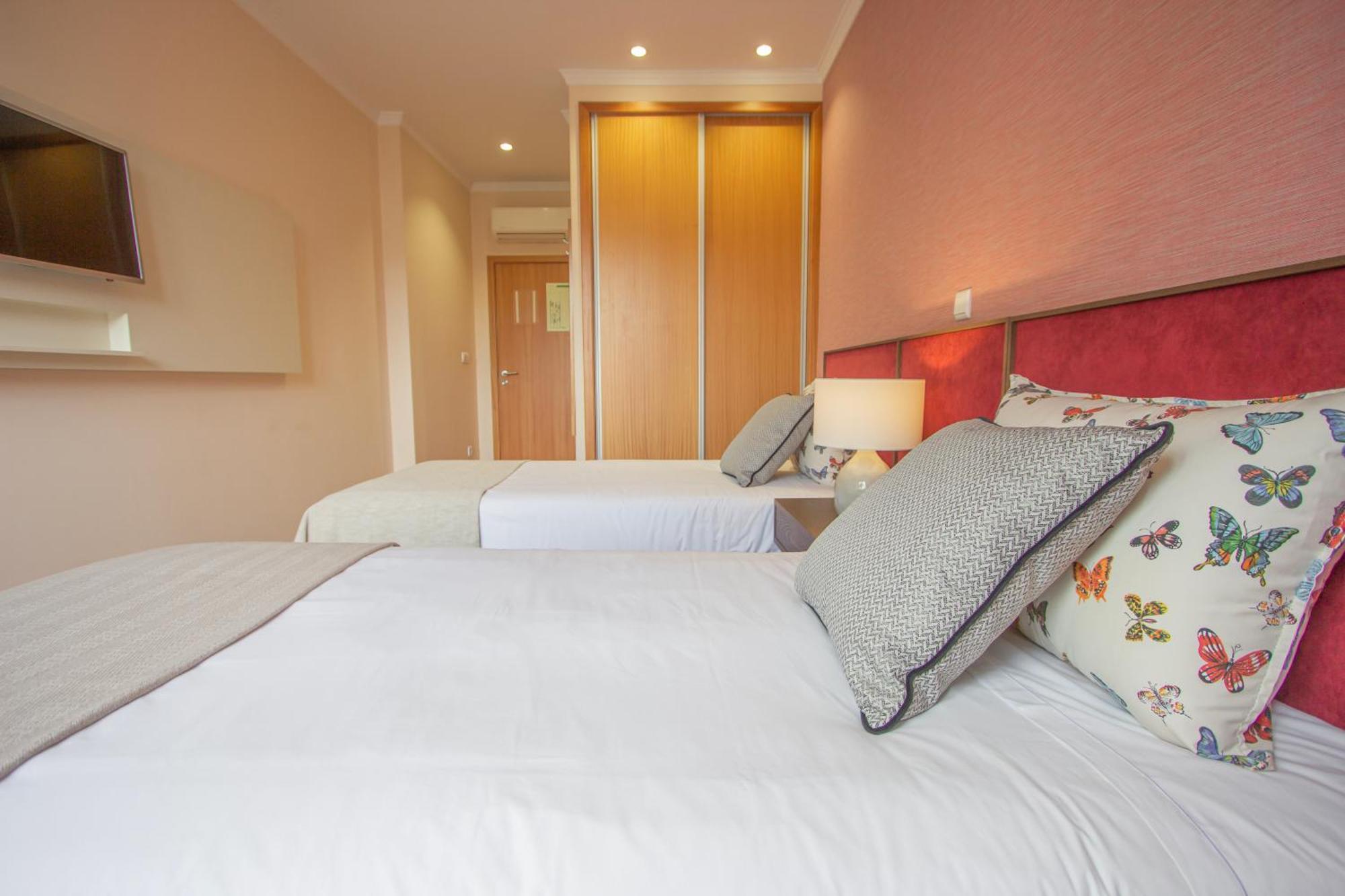 Dom José Alojamentos Guimarães Habitación foto